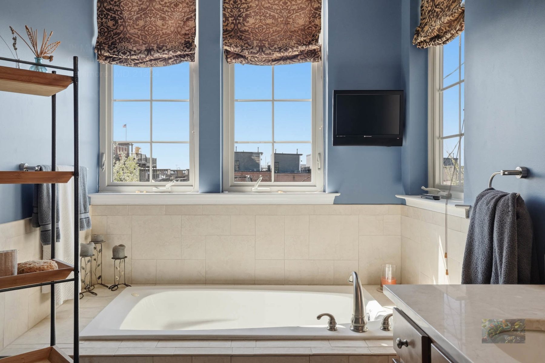 Primary bath and tub